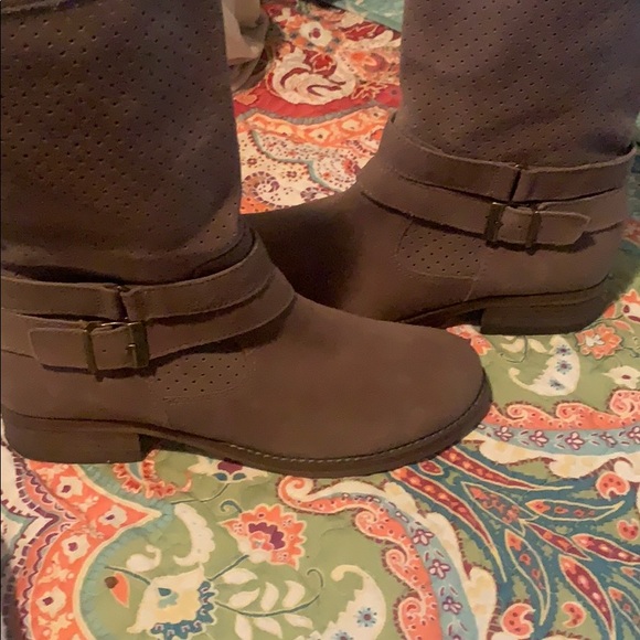 Croma - Picture 2 of 4